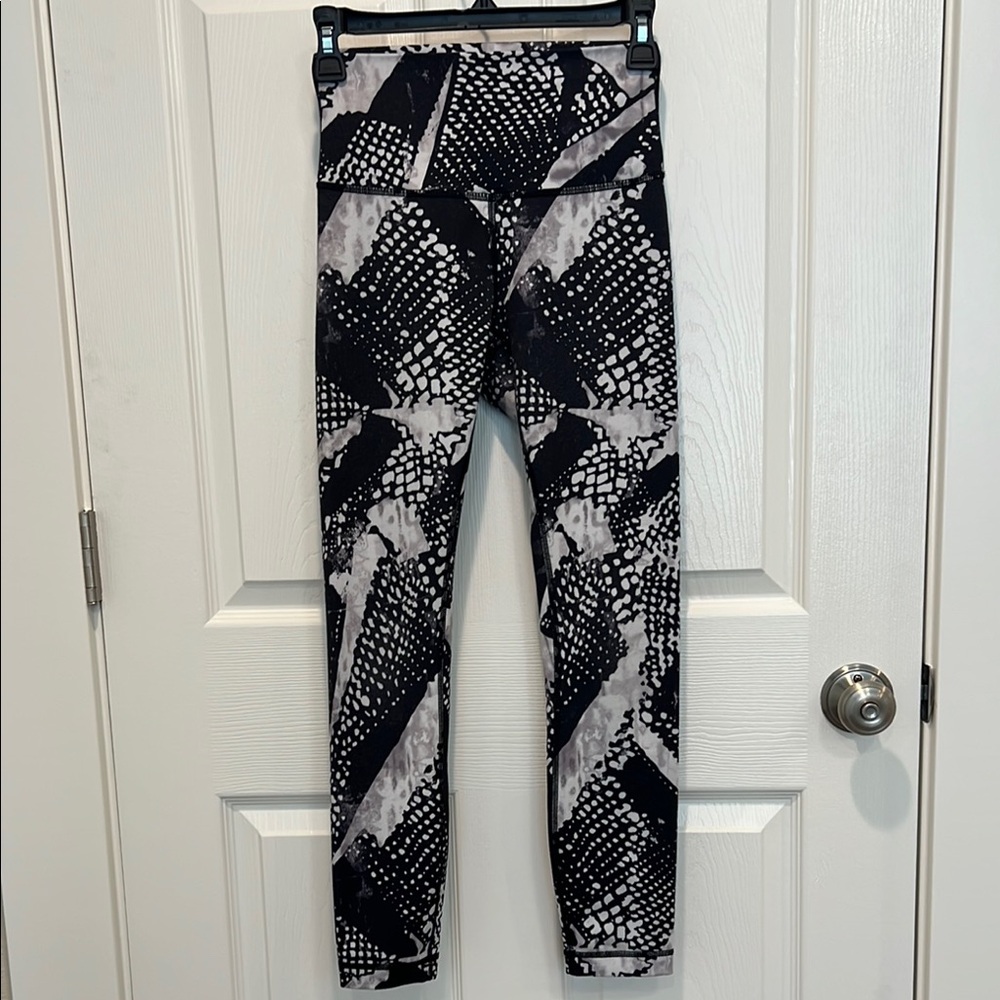 Lululemon Athletica Black and Gray Leggings High-Waist Performance